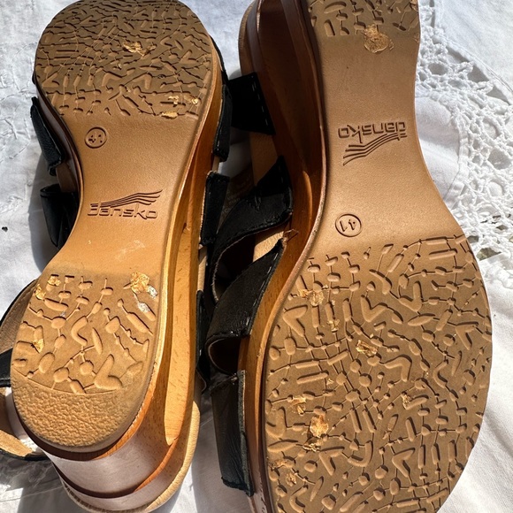 Dansko Trudy Black Waxy Calf Leather Buckle Sandal, size 41, super cute 4 summer - Picture 8 of 15